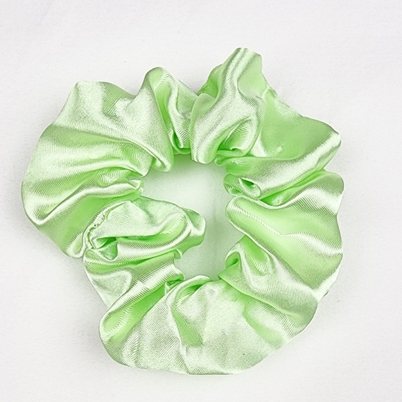 4 FOR $16 🔥Green Satin Scrunchie Hair Tie - Picture 1 of 5